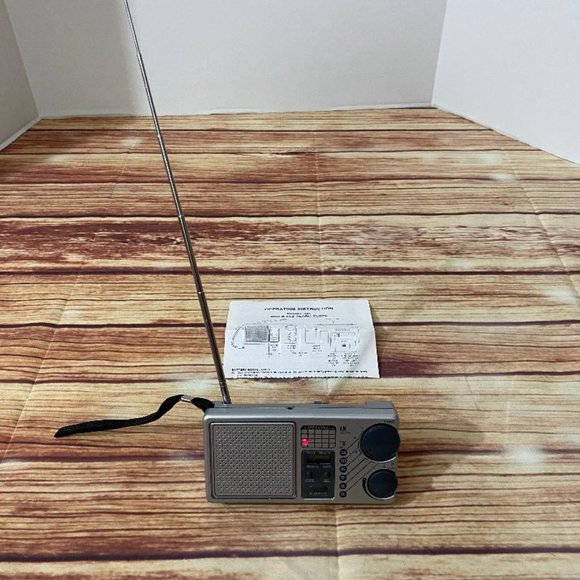 Lifelong AM/FM Portable Pocket Size Radio with LCD Alarm Clock Model-845 - Picture 3 of 14